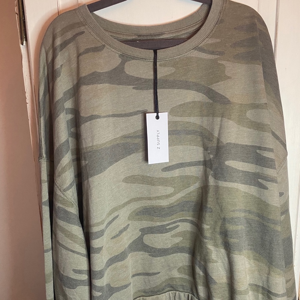 ｚ- ｓｕｐｐｌｙ ｓｗｅａｔｓｈｉｒｔ